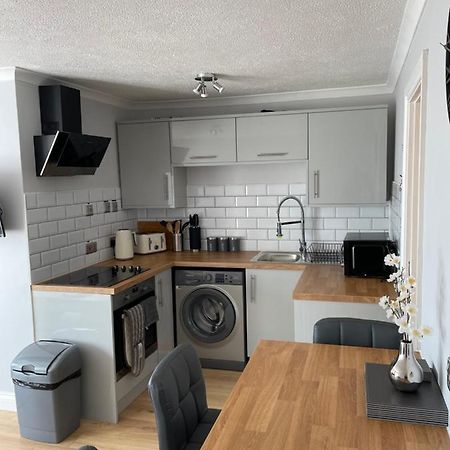 265 Belle Aire, Modern Property ヘムズビー エクステリア 写真