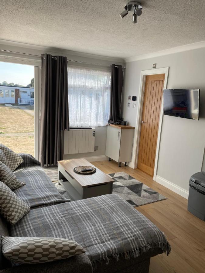 265 Belle Aire, Modern Property ヘムズビー エクステリア 写真